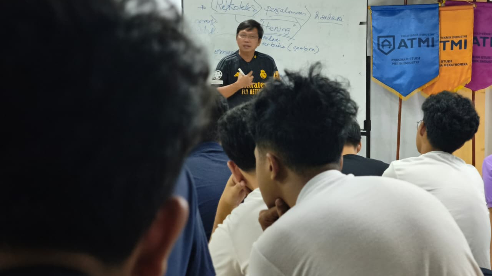 WhatsApp Image 2025-10-14 at 09.12.01